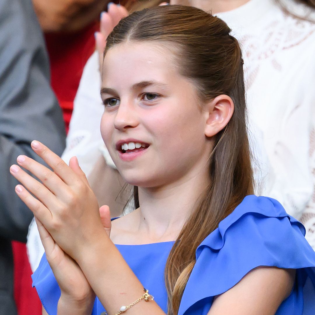 Featured image Charlotte Nails the Rich Bare Nail Summer Trend