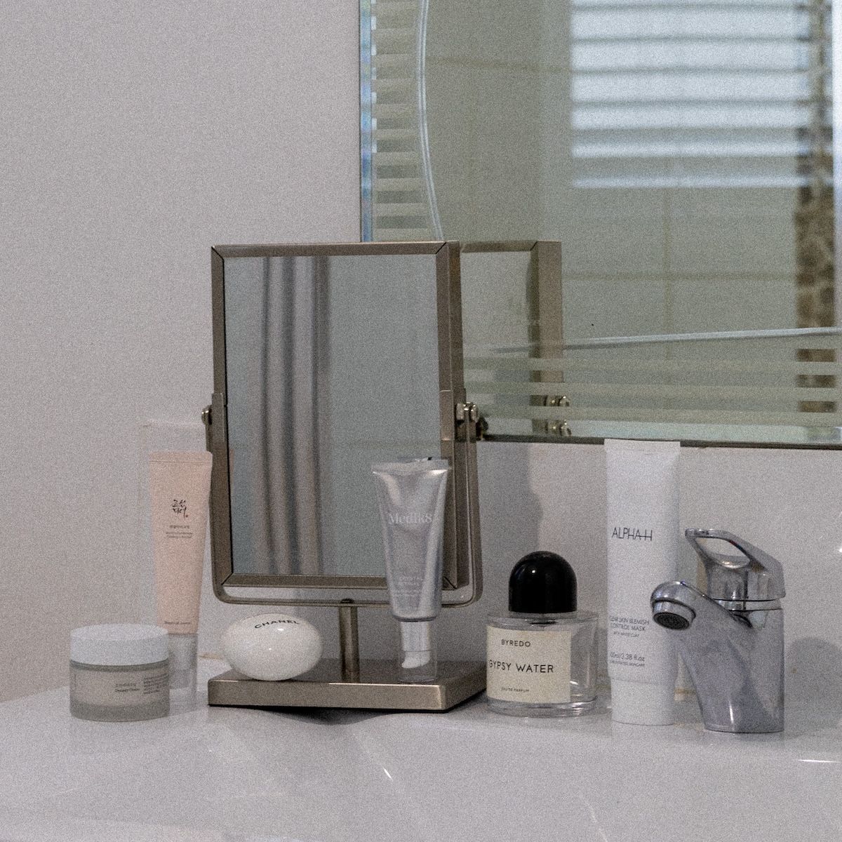 Featured image 5 Fall Beauty Swaps and Sale Deals