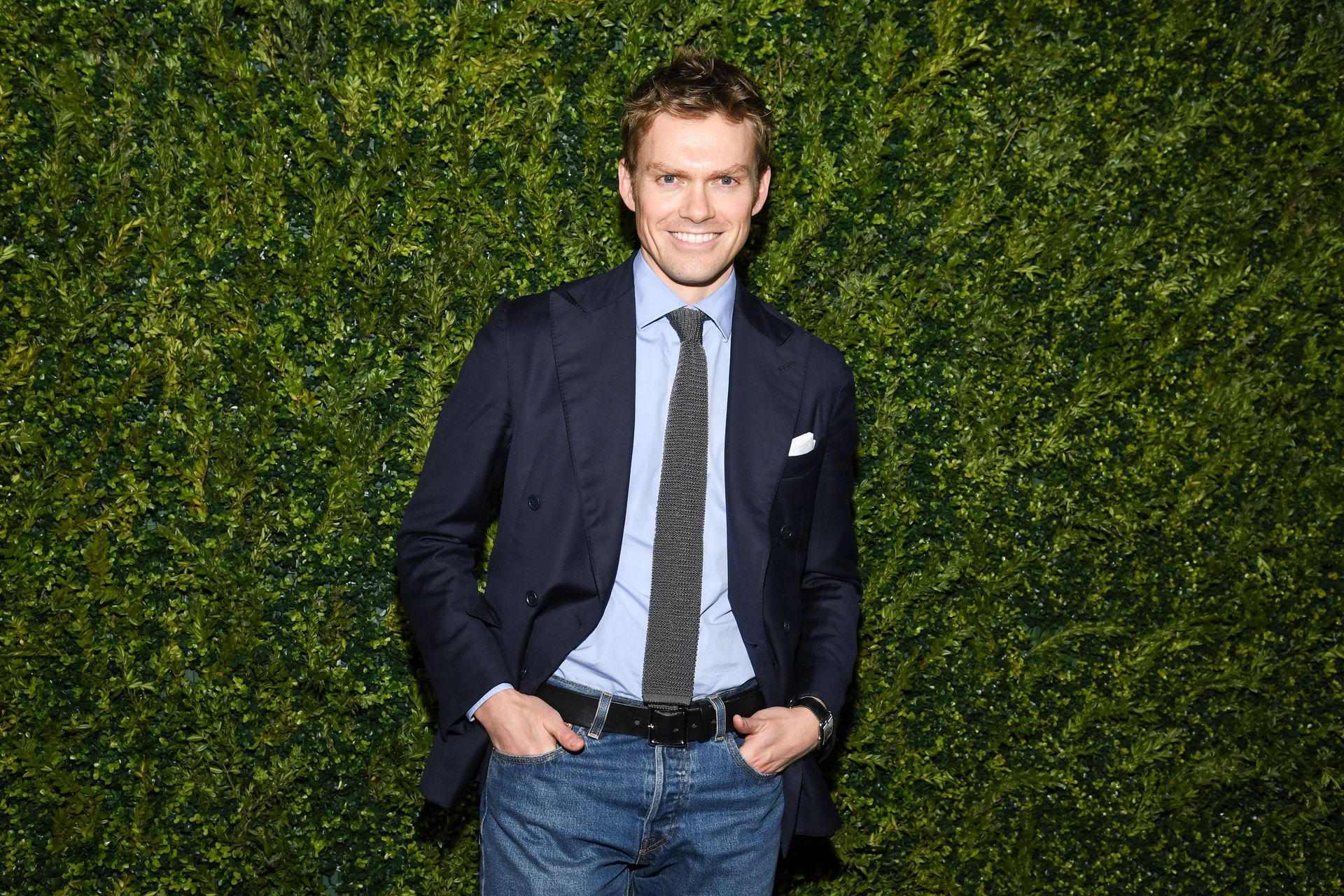 Featured image Mark Guiduccis stamp on Vanity Fair