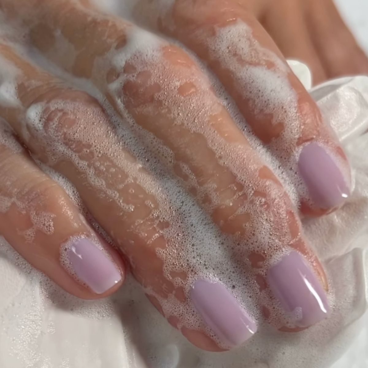 Featured image Autumns first trending manicure is here and super chic