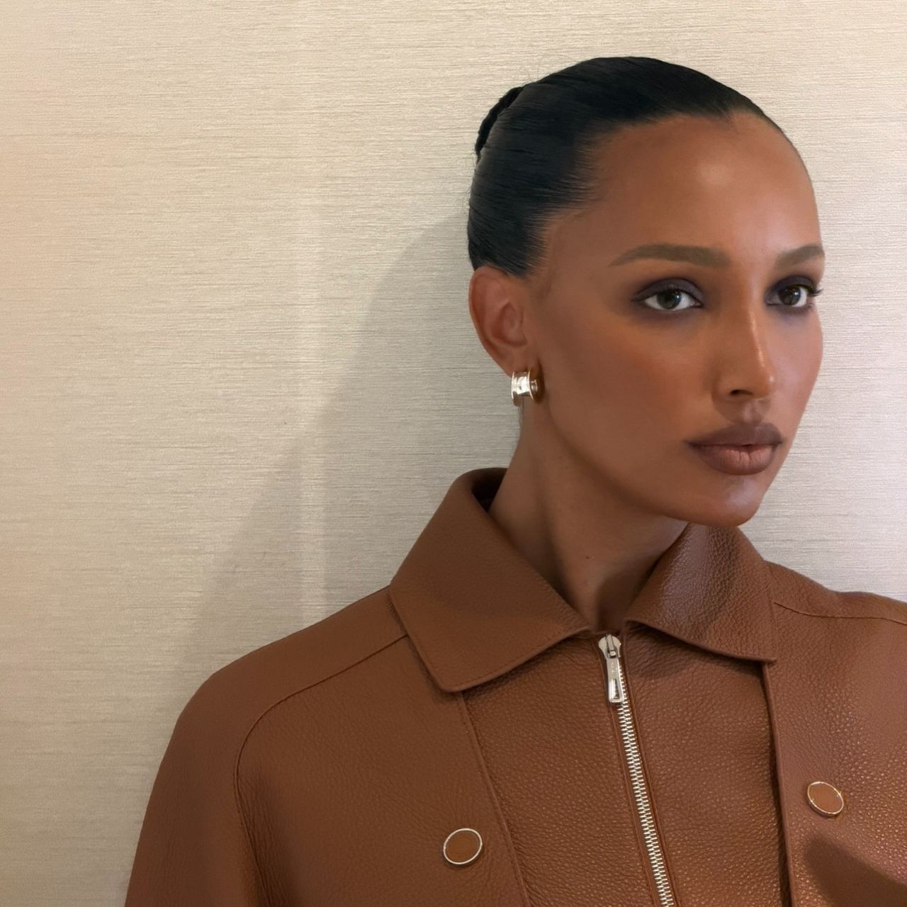 Featured image How Jasmine Tookes gets thicker lashes with her makeup trick
