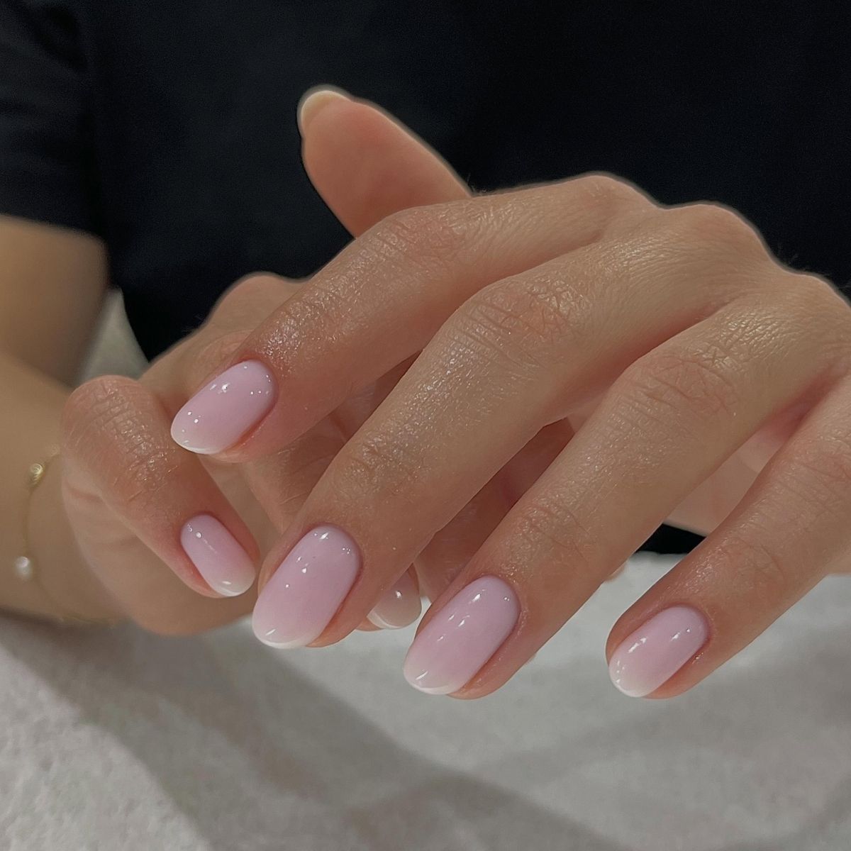 Featured image 7 Elegant Autumn Nail Colours to Try Now